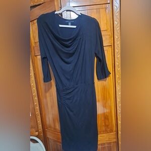 Black Knee-Length Dress with Ruched Detail – Size M Estimate